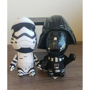 Star Wars Stormtrooper 8”Kohl's cares, Darth Vader Clone Wars 8" bundel
